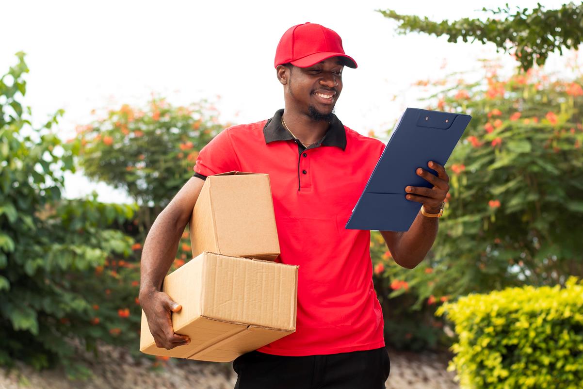 close-up-delivery-person-with-parcels